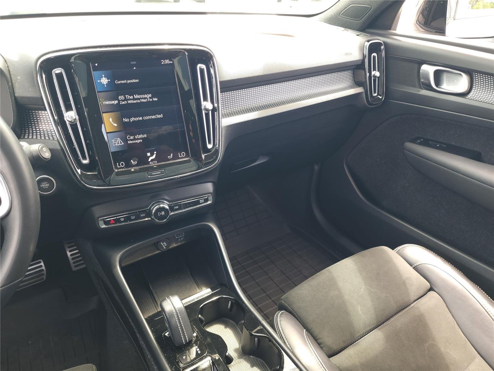 Used 2022 Pebble Grey Metallic Volvo R-Design image 10