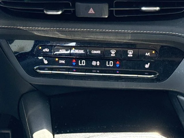 Used 2023 Black Buick Preferred image 19