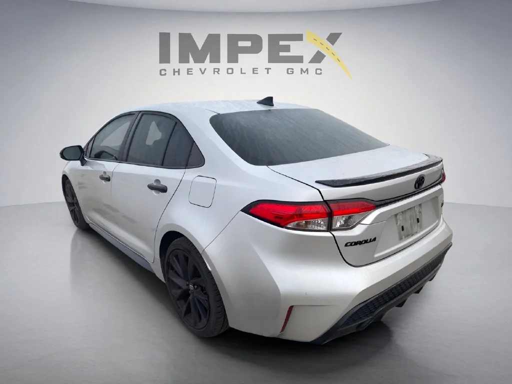 Used 2022 Silver Toyota SE image 3