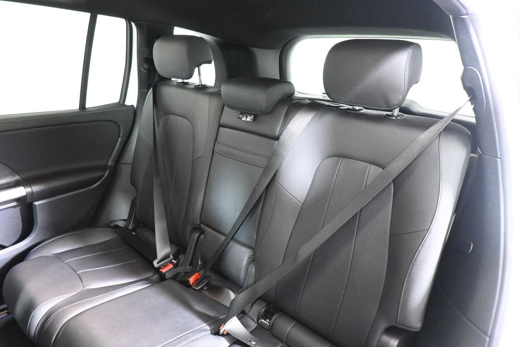Used 2023 Polar White Mercedes-Benz GLB 250 image 4