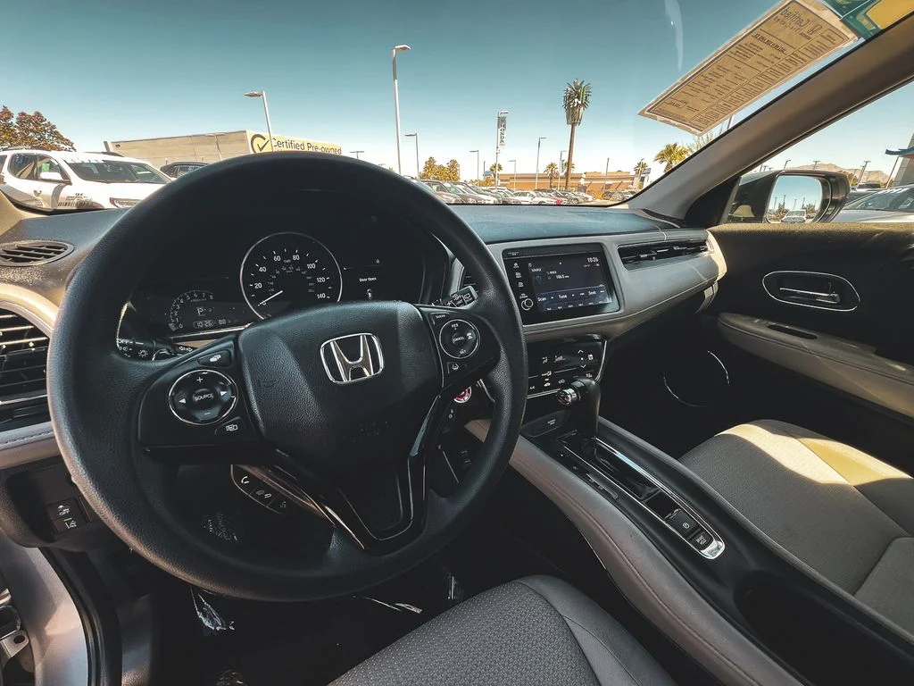 Certified Used 2022 Lunar Silver Metallic Honda AWD EX image 17
