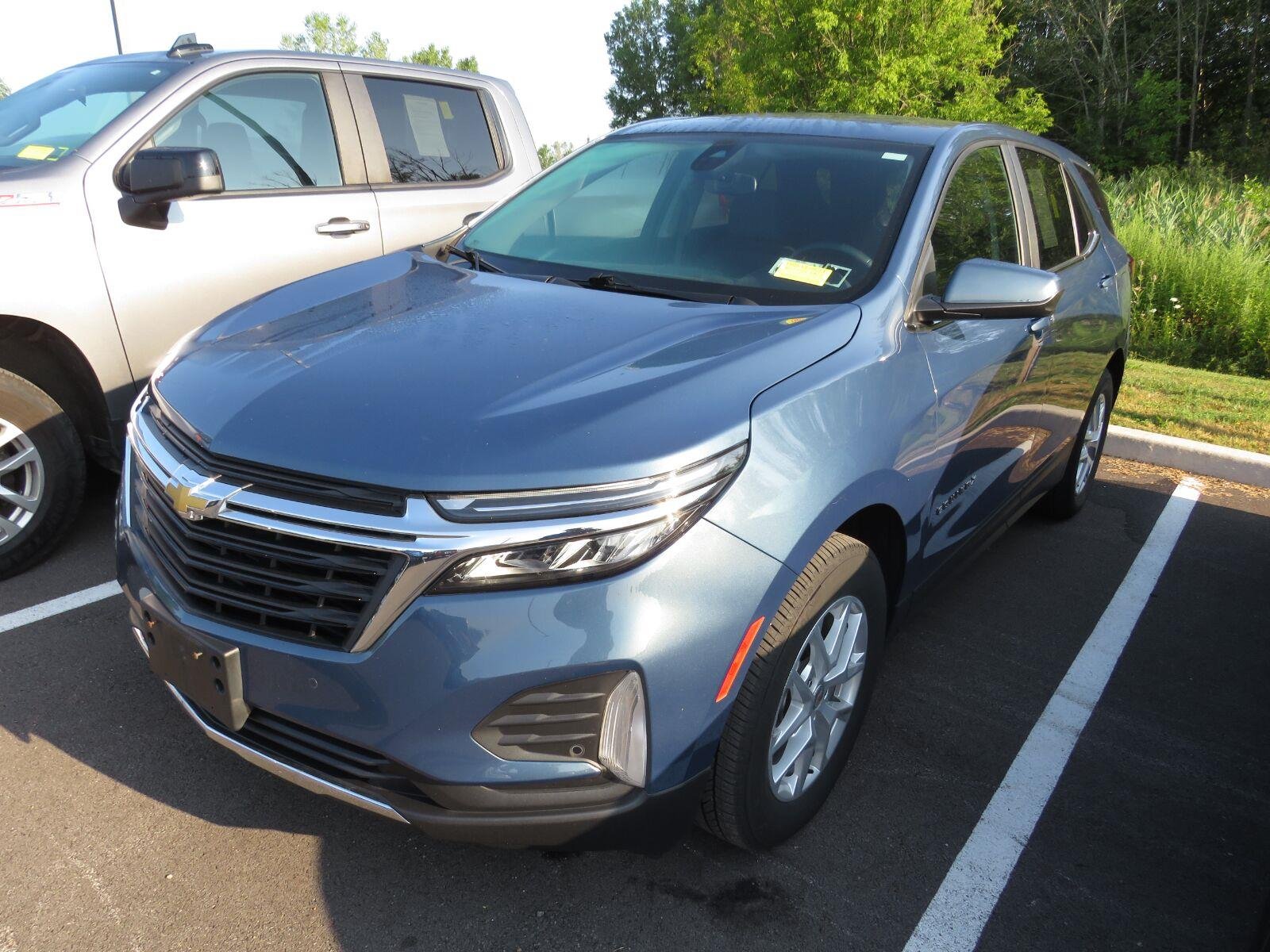 Used 2024 Lakeshore Blue Metallic Chevrolet LT image 4