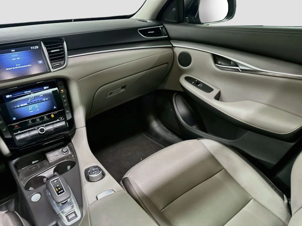 Certified Used 2023 Graphite Shadow INFINITI LUXE image 23