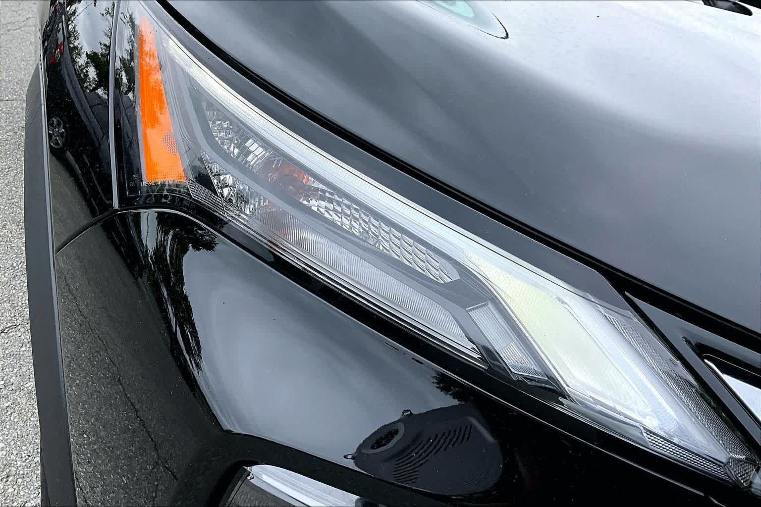 Used 2026 Super Black Nissan SL image 28