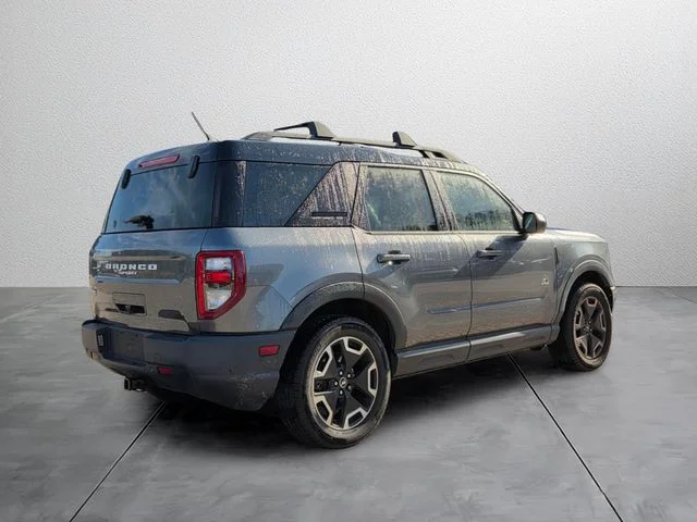 Used 2022 Gray Ford Outer Banks image 4