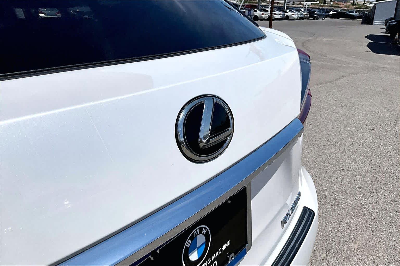 Used 2019 Eminent White Pearl Lexus  image 29