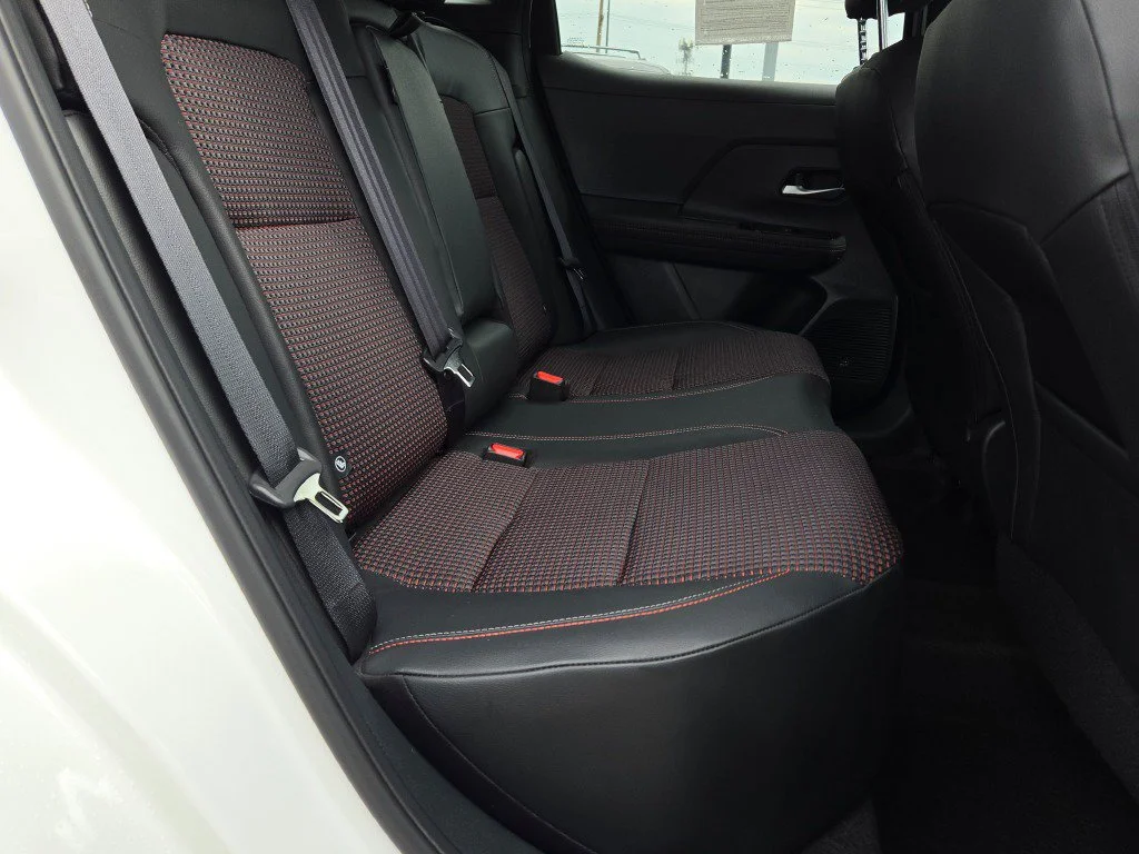 Used 2025 White Nissan SR image 7