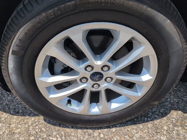 Used 2021 White Ford SE image 23