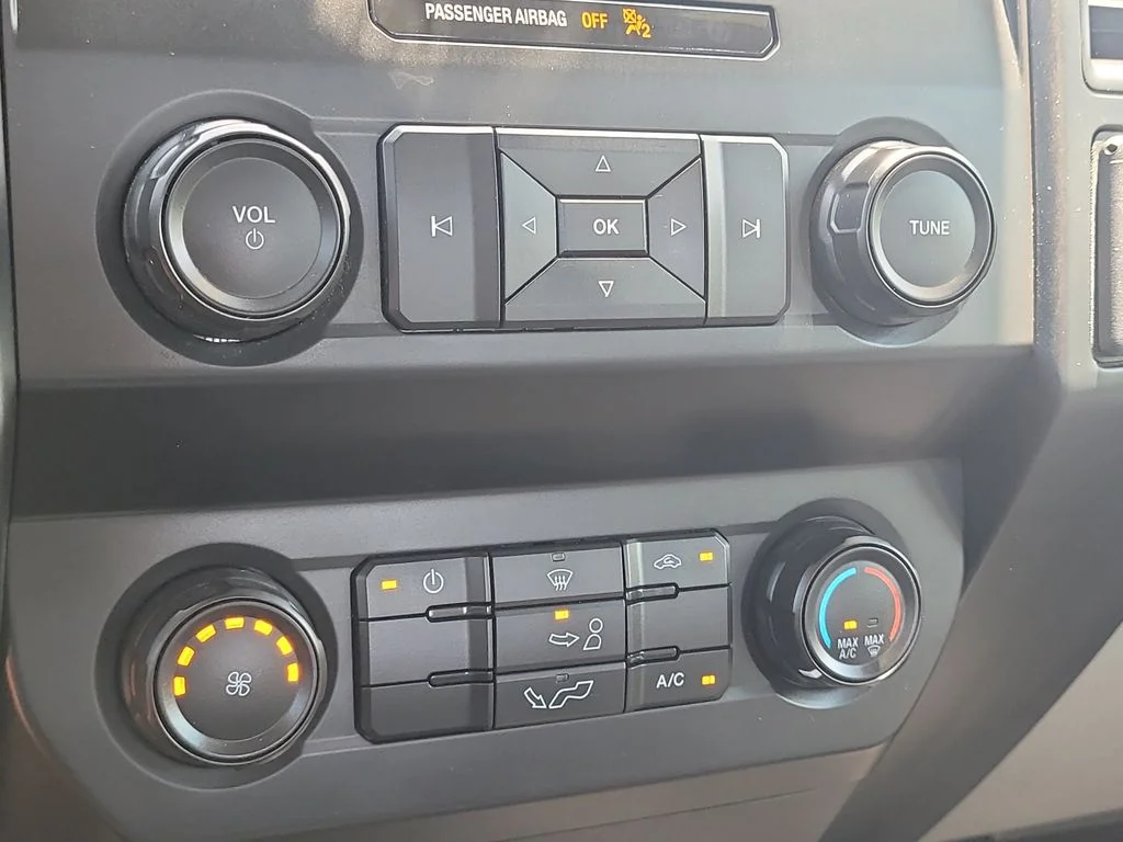 Used 2018 White Ford XL image 20