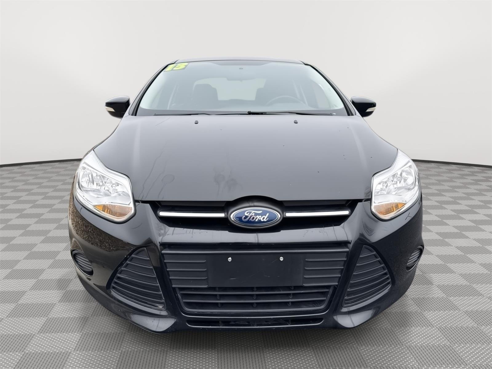 Used 2013 Tuxedo Black Metallic Ford SE image 8