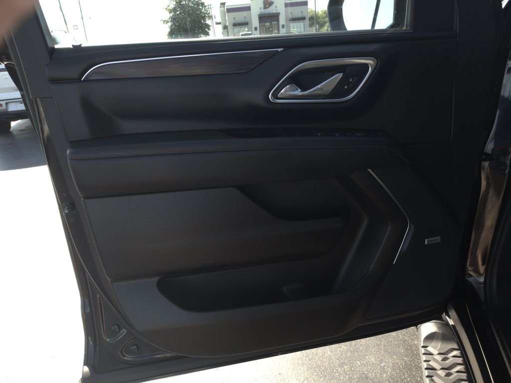 Used 2024 Black Chevrolet Z71 image 12