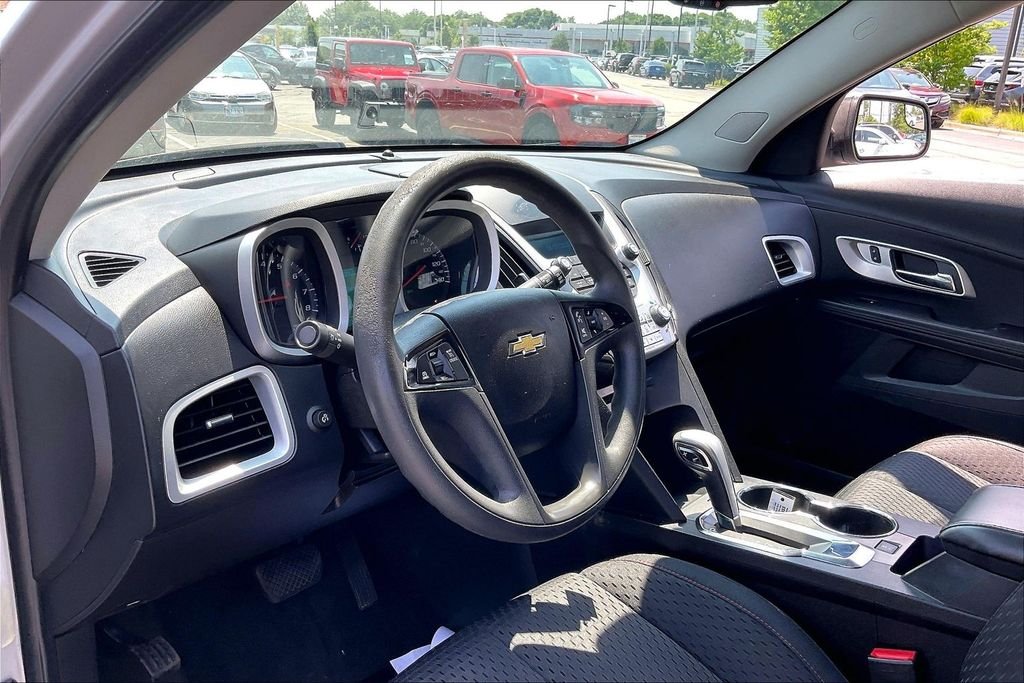 Used 2014 Silver Chevrolet LS image 17