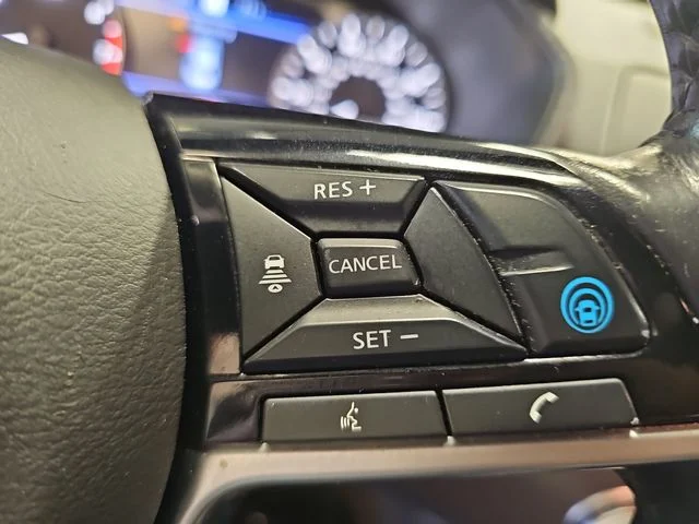 Used 2019 Silver Nissan 2.5 SL image 18