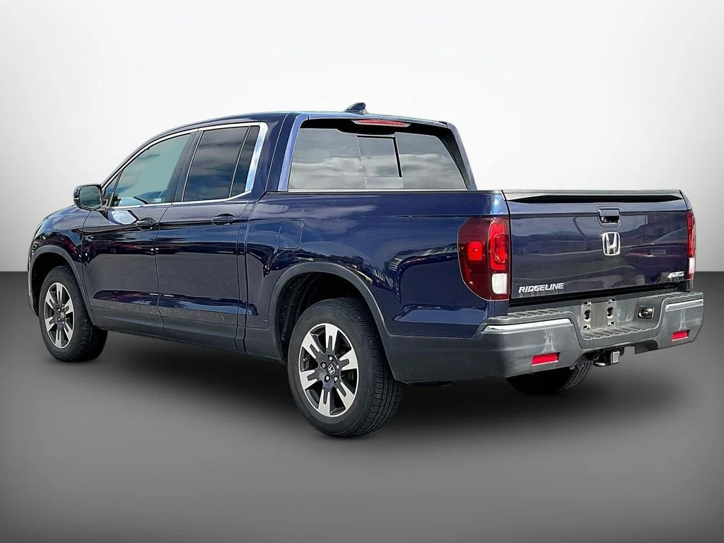 Certified Used 2019 Obsidian Blue Pearl Honda RTL image 4