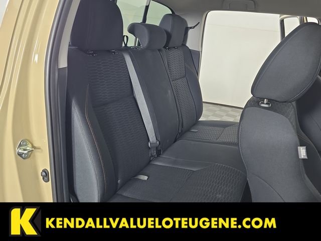 Used 2017  Toyota SR5 image 26