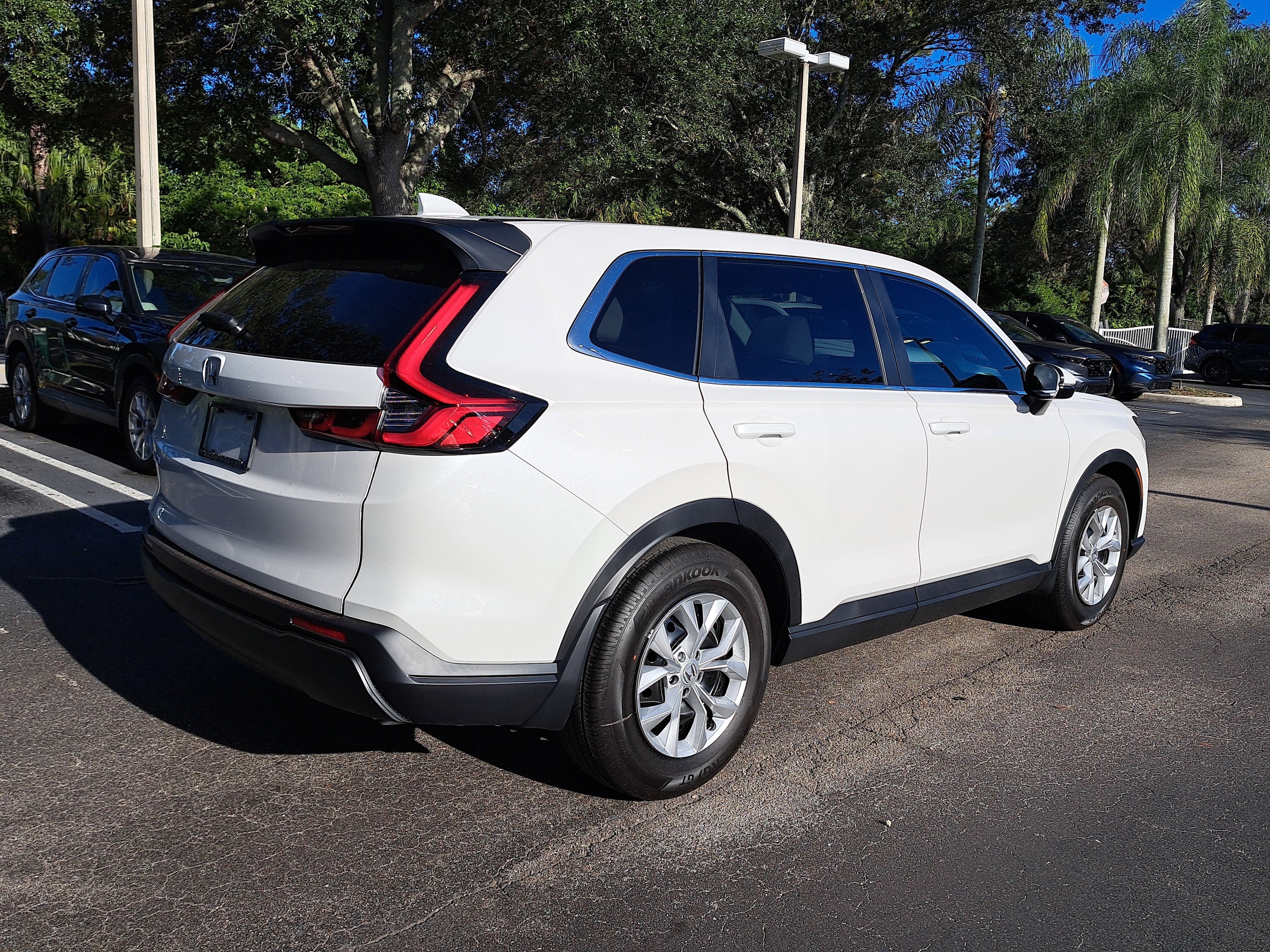 New 2026 Platinum White Pearl Honda LX image 6