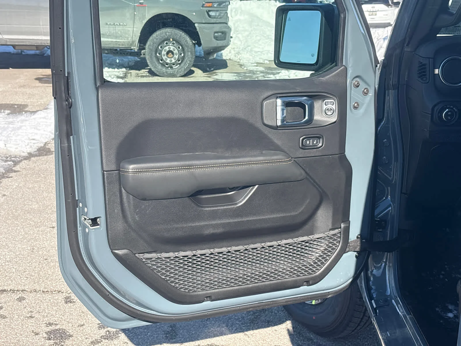 New 2026 Anvil Clear-Coat Exterior Paint Jeep Sahara image 18