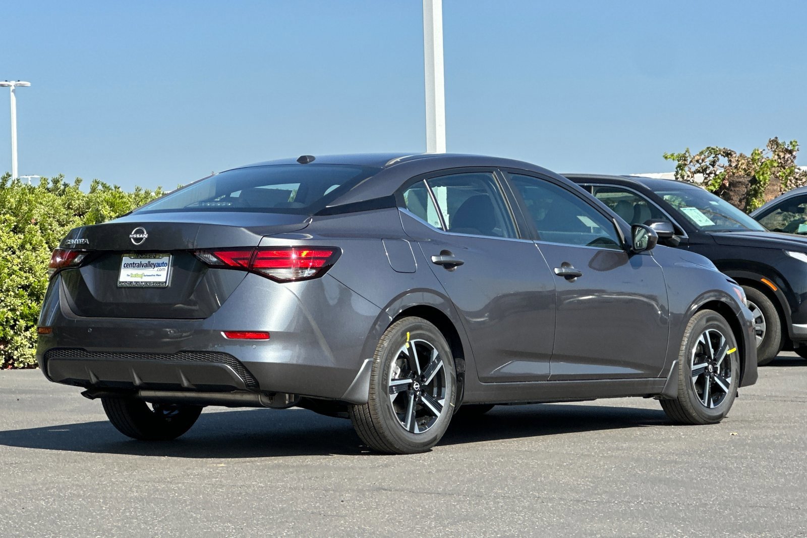 2025 Nissan Sentra SV photo 4