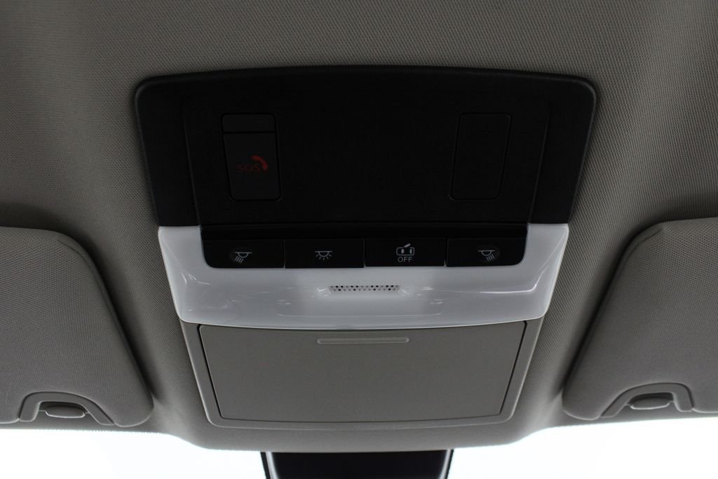 Used 2025 White Nissan 2.5 SV image 19