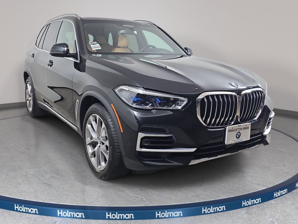 Used 2022 Black Sapphire Metallic BMW xDrive40i image 4