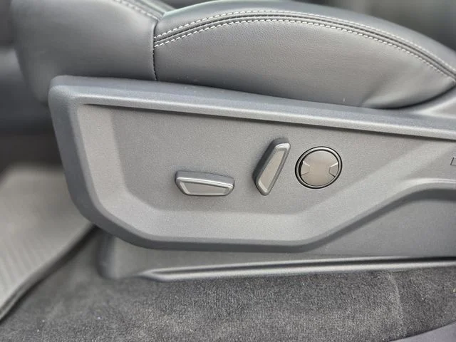 New 2027 Glacier Gray Metallic Tri-Coat Ford Platinum image 25