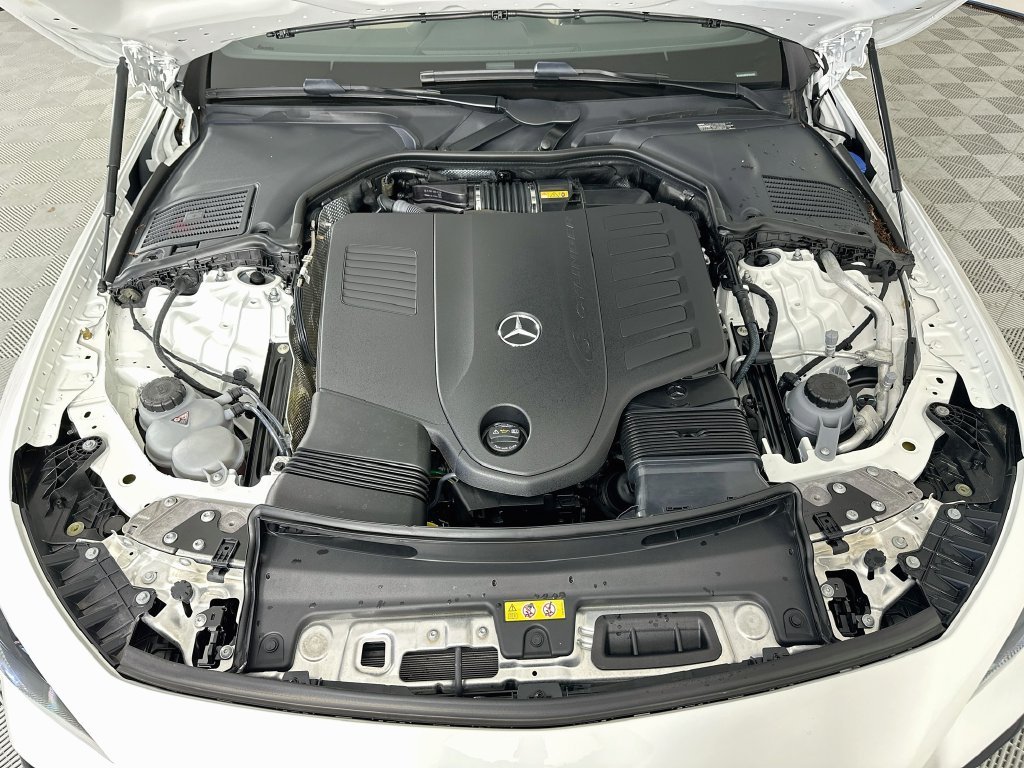 Used 2025 White Mercedes-Benz CLE 450 image 30