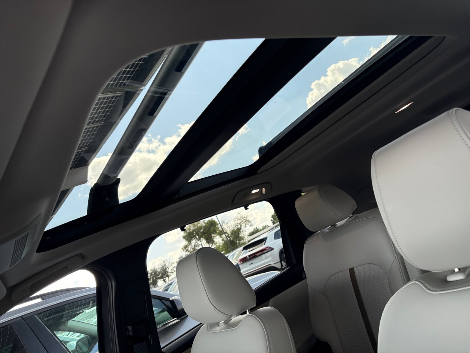 Used 2026 Platinum Quartz Mazda Premium Plus image 18