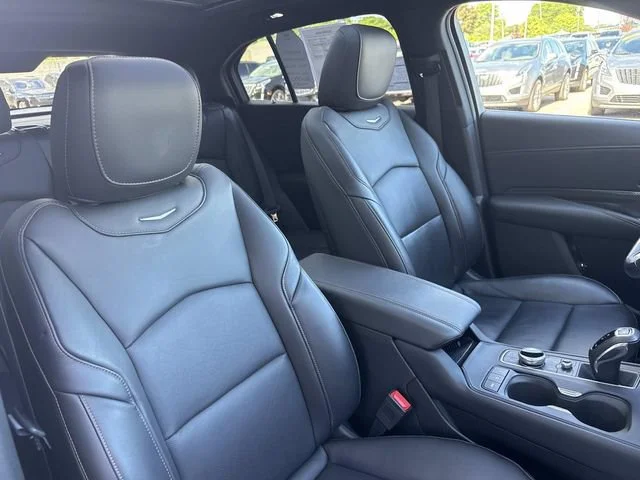 Used 2019 CRYSTAL WHITE TRICOAT Cadillac AWD Sport image 52