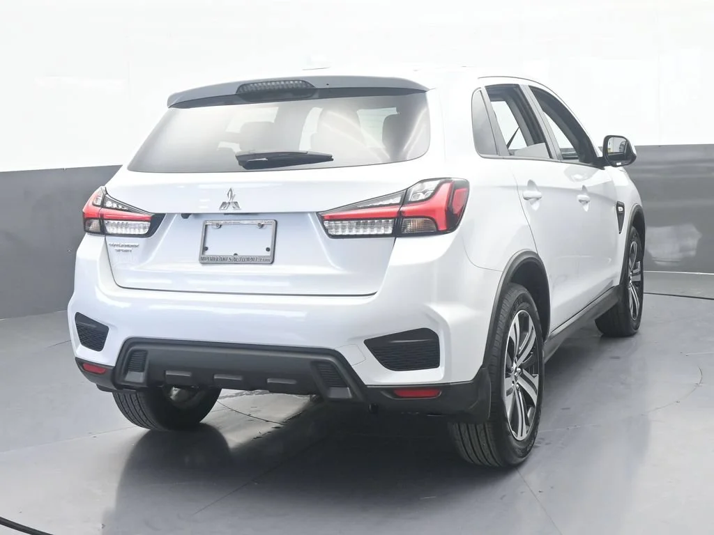 New 2027 White Diamond Mitsubishi 2.0 ES 2WD image 5