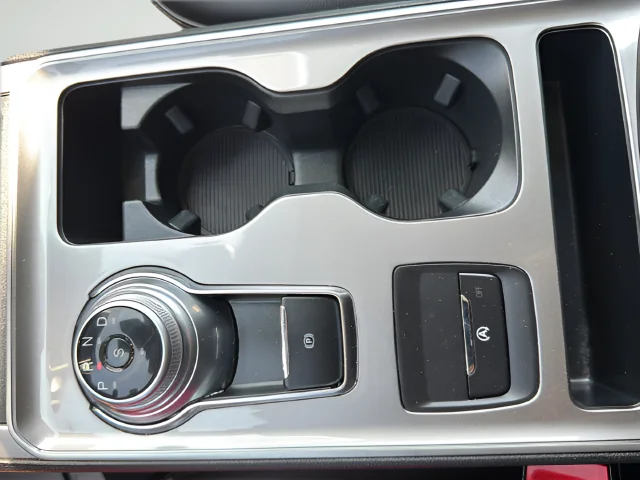 Used 2024 Silver Ford SEL image 20