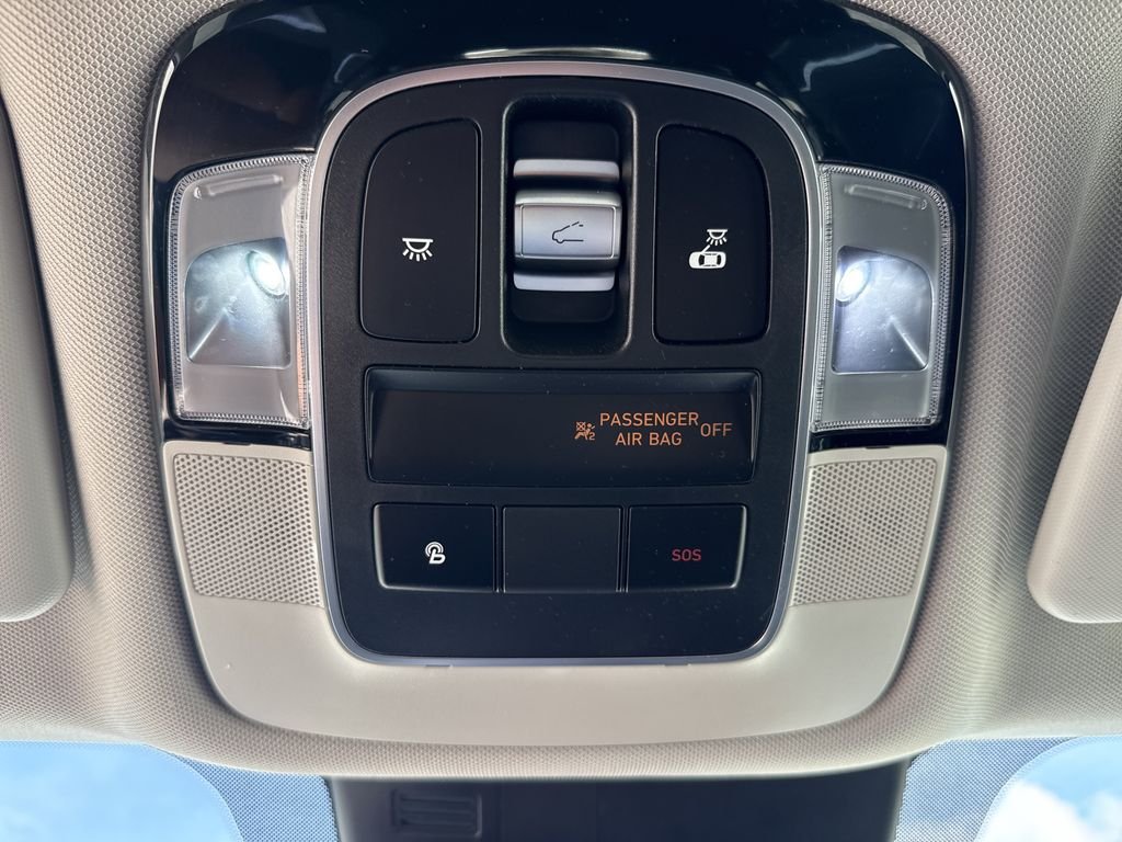 Used 2022 Quartz White Hyundai SEL image 28