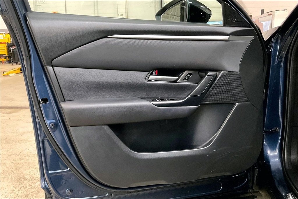 2025 MAZDA CX-50 - Image 21