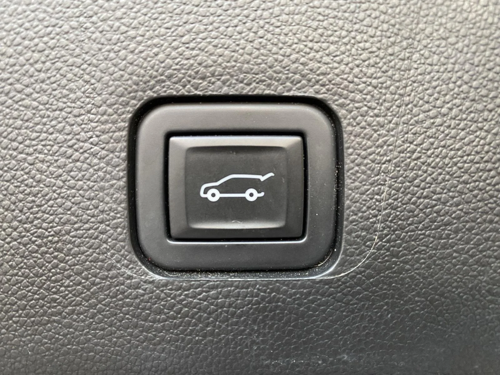 Used 2020 Mosaic Black Metallic Chevrolet High Country image 8
