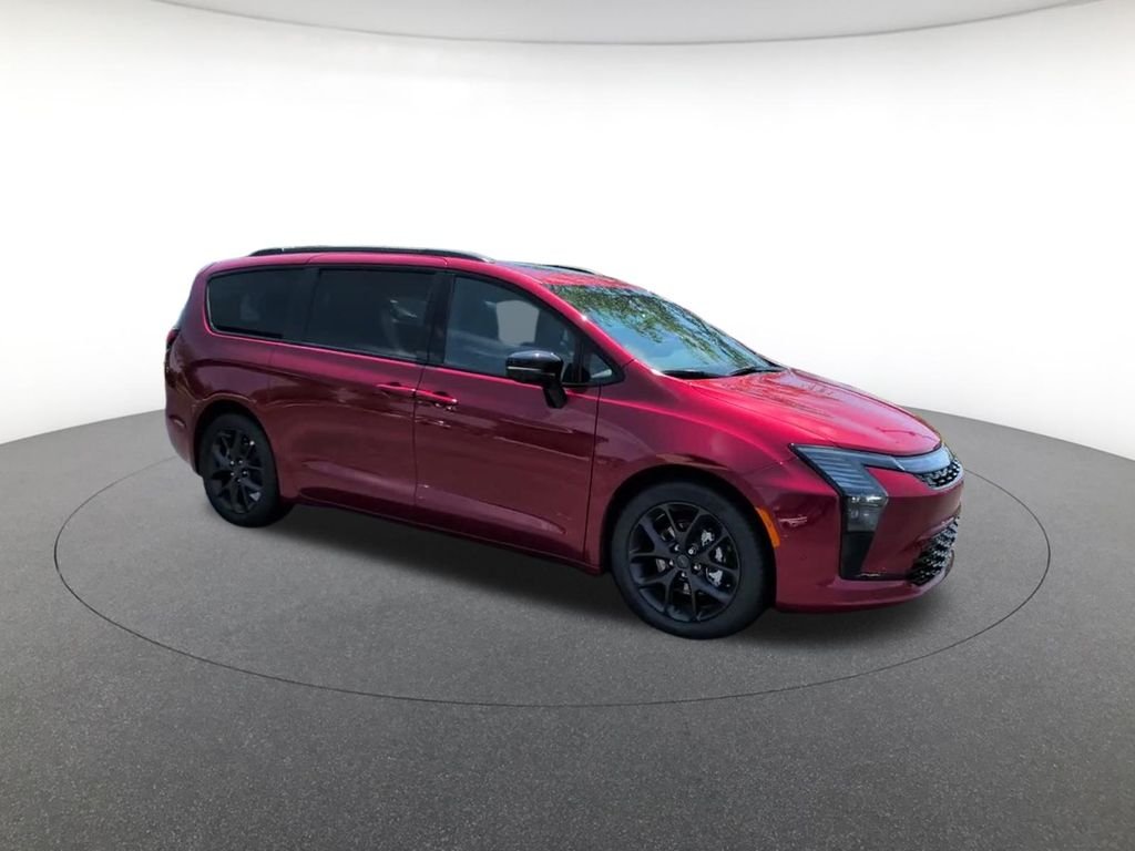 New 2027 Red Hot Pearl-Coat Exterior Paint Chrysler Limited image 2