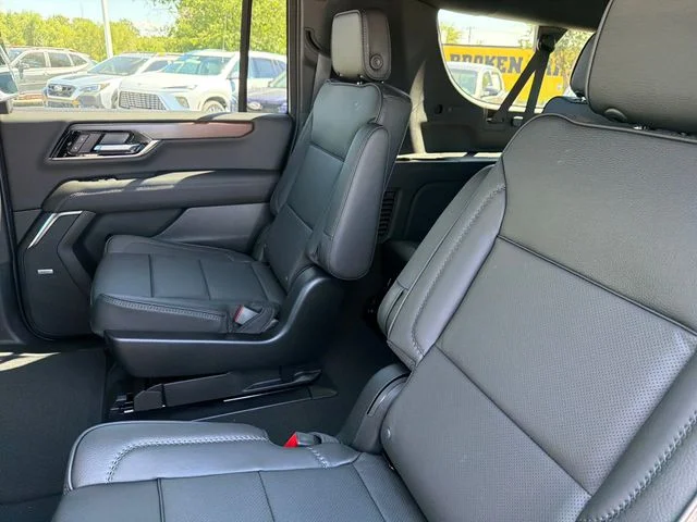 2026 GMC Yukon XL Denali - Photo 19