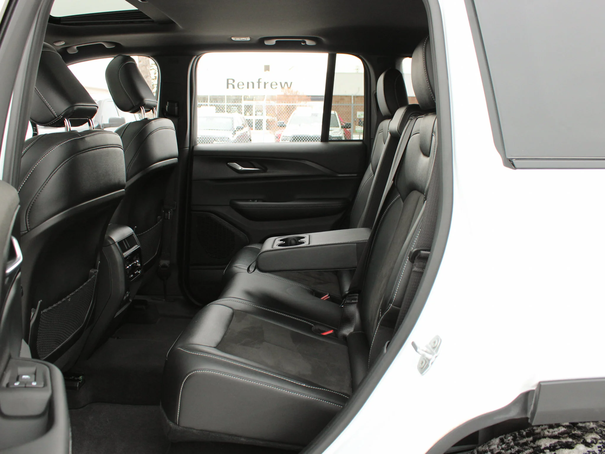 Certified Used 2025 White Jeep Altitude * No Accidents | Trailer Tow Pack | V6 | Adaptive Cruise | Sunroof image 17
