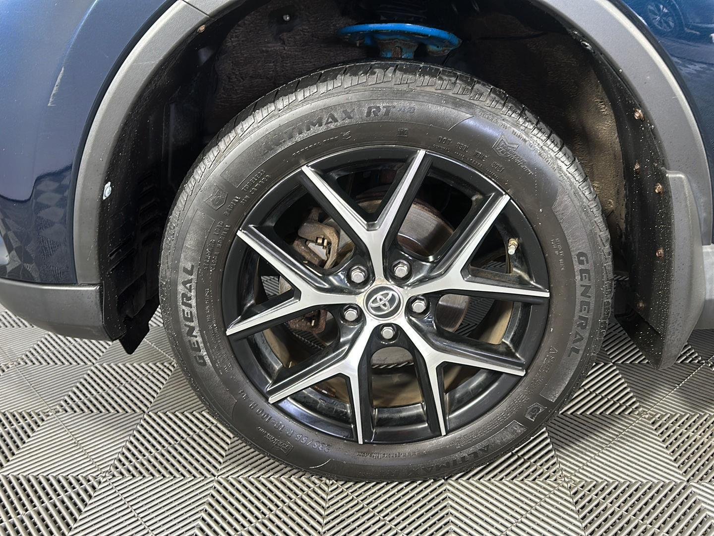 Used 2017 Galactic Aqua Mica Toyota SE image 5