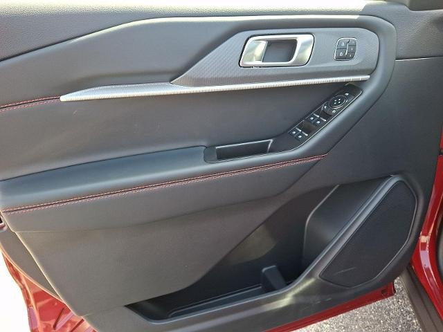 New 2026 Rapid Red Metallic Tinted Clearcoat Ford ST-Line image 30