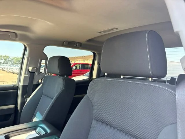 Used 2018 SUMMIT WHITE Chevrolet LT image 11