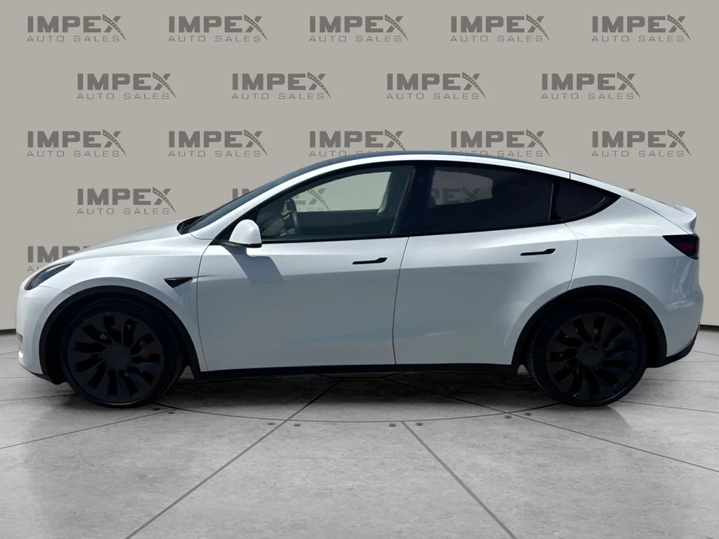 Used 2022 White Tesla Performance image 2
