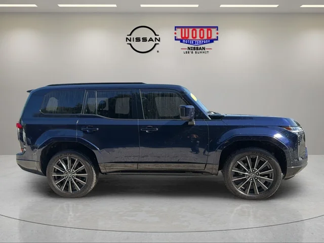 Used 2025 Mica Lexus 550 Luxury+ image 2