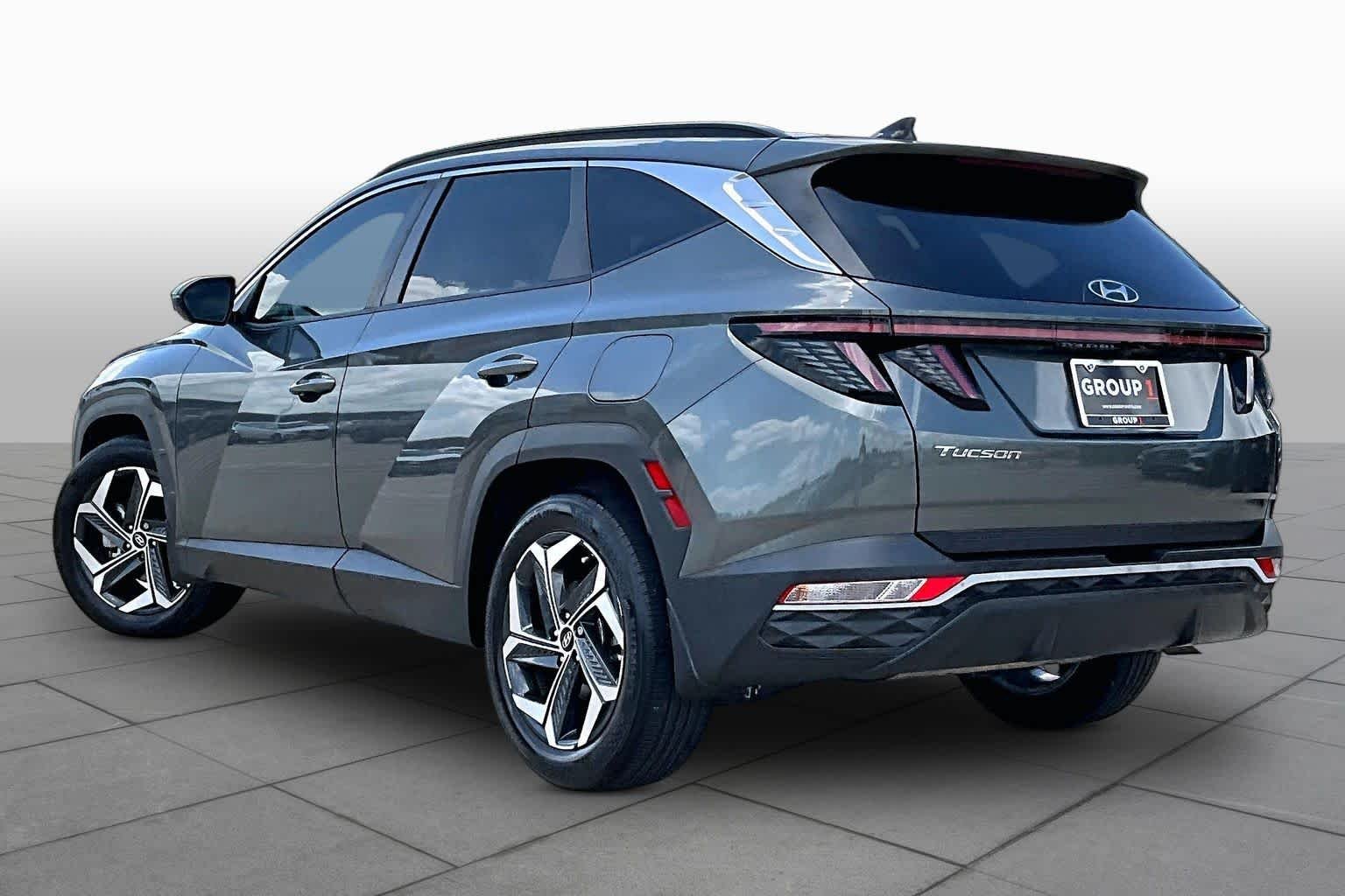 Used 2023 Amazon Gray Hyundai SEL image 11