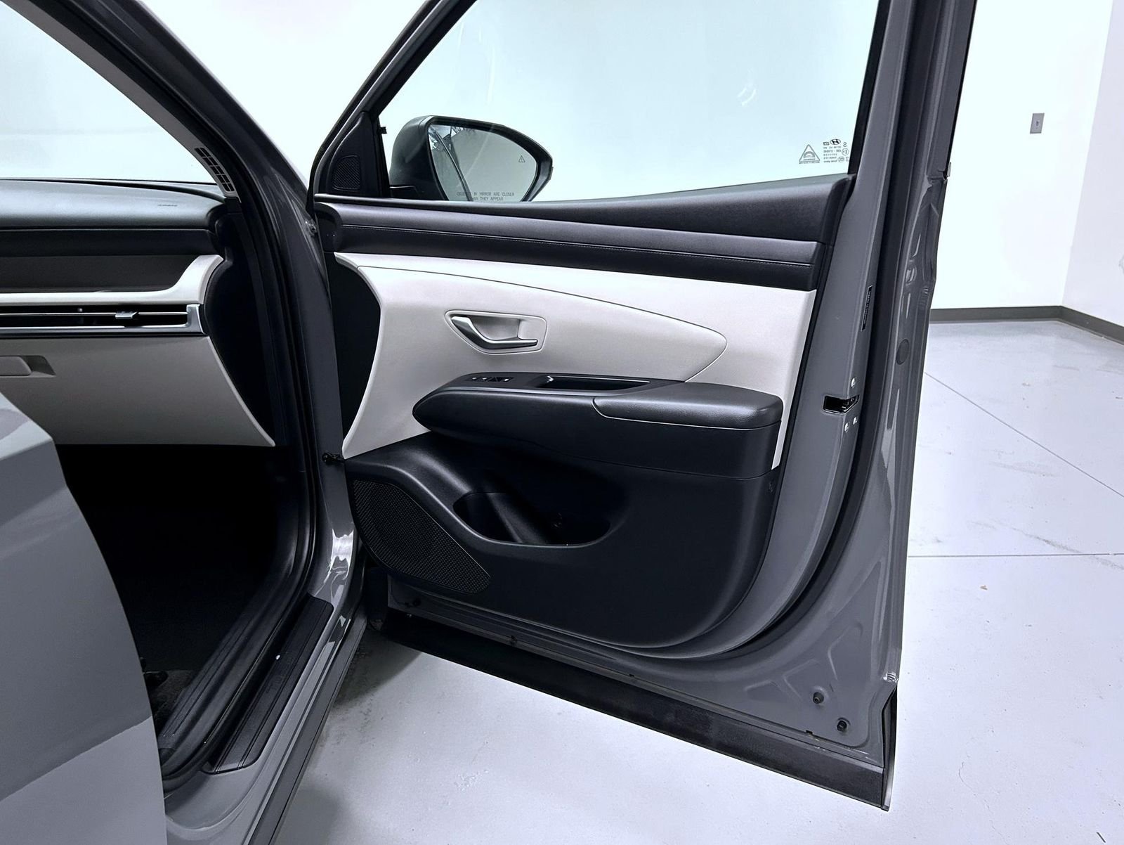Used 2025 Gray Hyundai SEL image 16