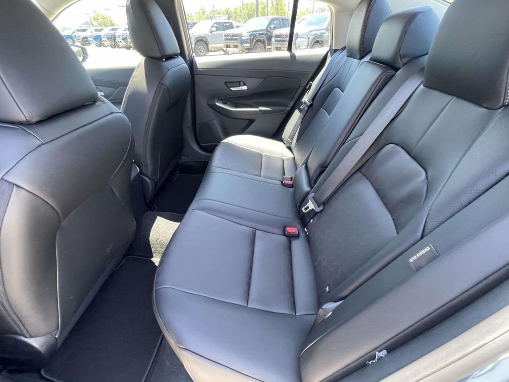 New 2026 Atlantic Gray Metallic / Super Black Two-tone Nissan SR image 10