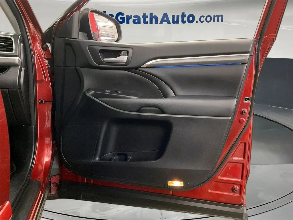 Certified Used 2018 Red Toyota SE image 28