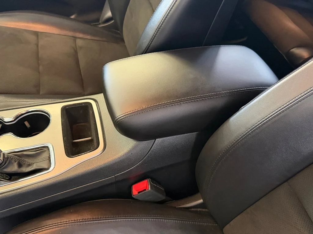 Used 2020 White Jeep Altitude image 12