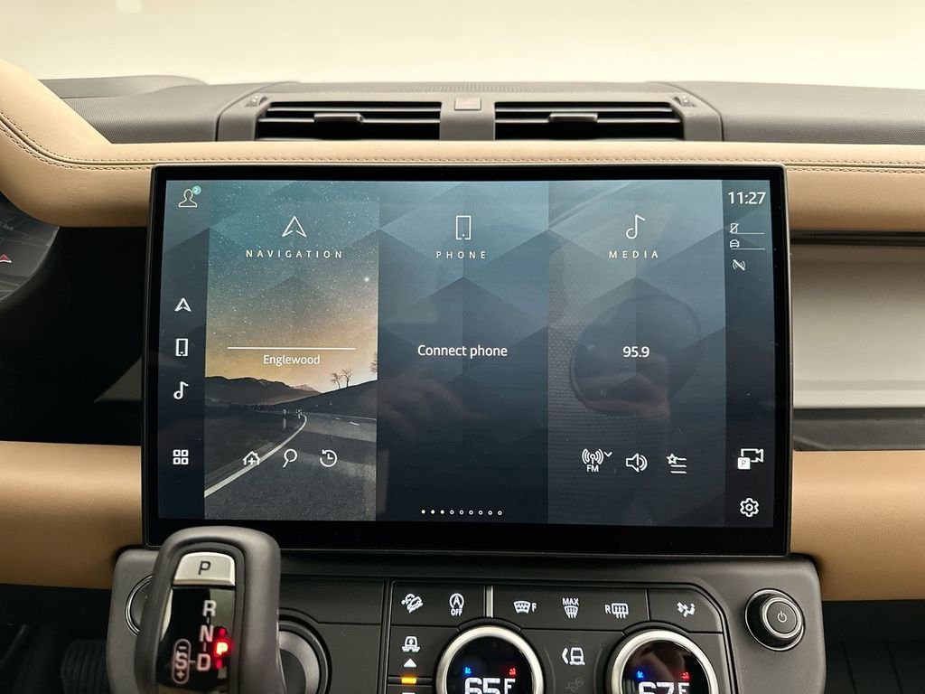 New 2026 Woolstone Green Land Rover X-Dynamic SE image 14