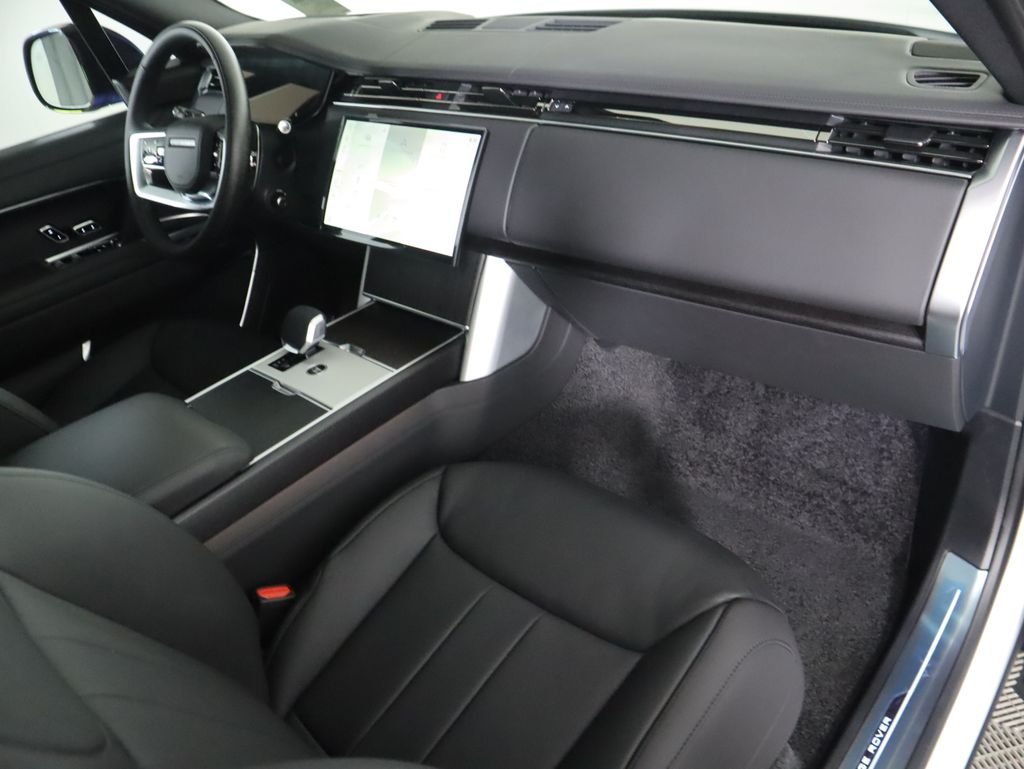 New 2026 Fuji White Land Rover SE image 19