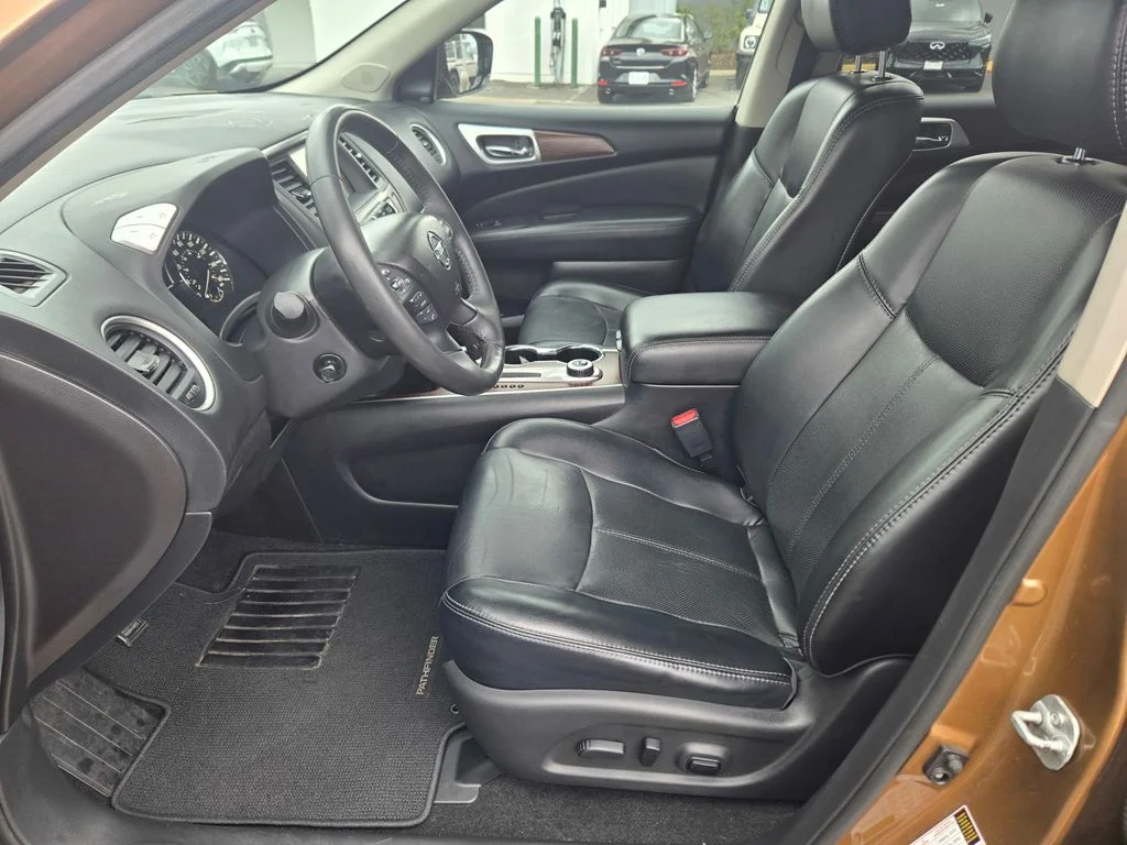 Used 2017 Sandstone Nissan Platinum image 16