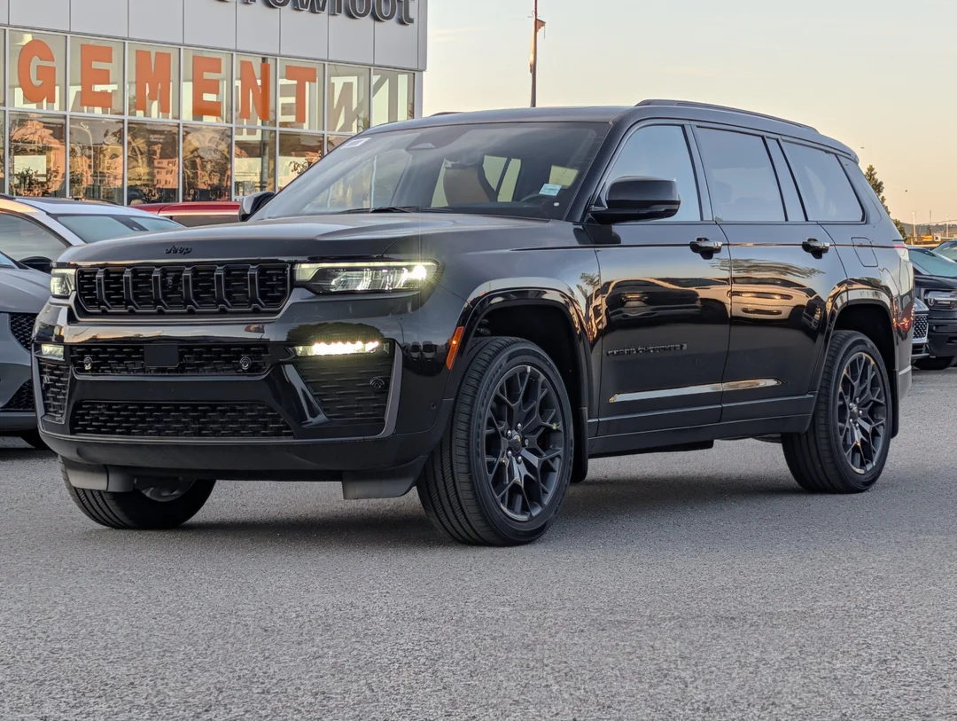 New 2026 Black Jeep Summit - - 4x4 - 324HP Turbo I4 - Adaptive Cruise Control - Blind Spot Monitor & More! image 4